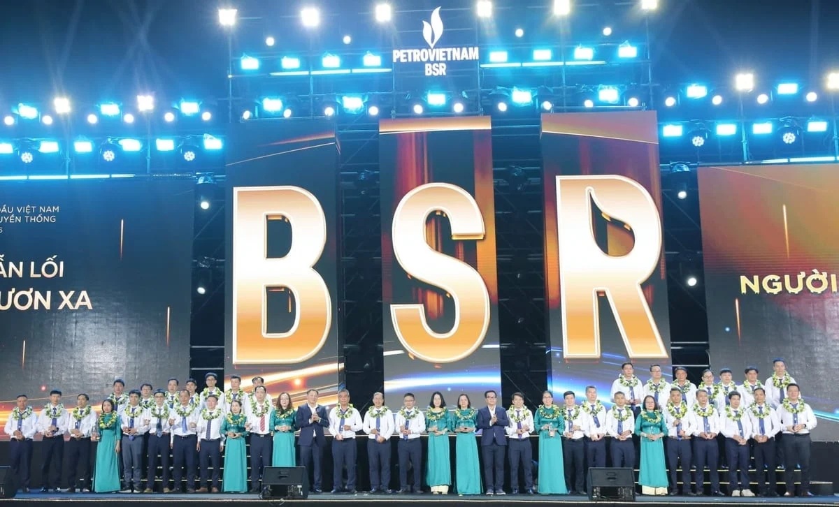 BSR leaders honor and reward outstanding employees of the Corporation. Photo: BSR.